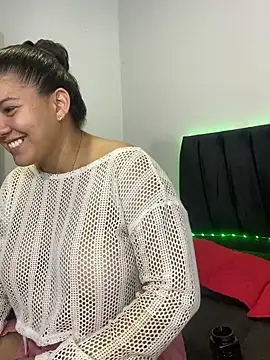 Snapshot of Helena-Paola chatting on 06/26/26, 01:32 Helena-Paola online show from 06/26/26, 01:32