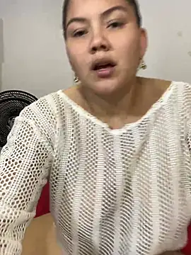 Snapshot of Helena-Paola chatting on 07/17/26, 11:42 Helena-Paola online show from 07/17/26, 11:42