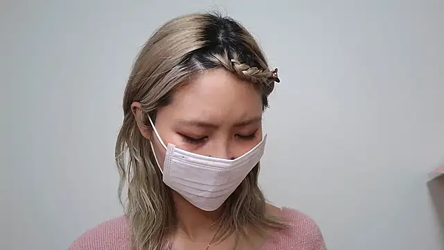 Snapshot of yumi0025 chatting on 02/06/26, 01:21 yumi0025 online show from 02/06/26, 01:21