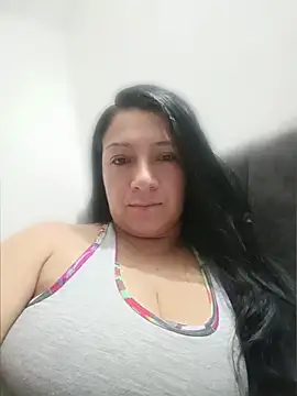 Snapshot of Katysaez chatting on 05/21/26, 04:41 Katysaez online show from 05/21/26, 04:41