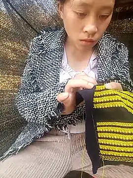 Snapshot of Hari-saka chatting on 01/18/26, 02:26 Hari-saka online show from 01/18/26, 02:26