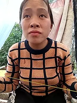 Snapshot of Hari-saka chatting on 02/23/26, 09:28 Hari-saka online show from 02/23/26, 09:28