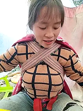 Snapshot of Hari-saka chatting on 02/25/26, 06:34 Hari-saka online show from 02/25/26, 06:34