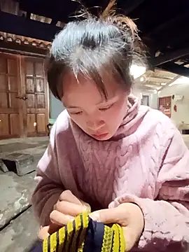 Snapshot of Hari-saka chatting on 03/04/26, 03:01 Hari-saka online show from 03/04/26, 03:01