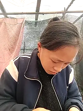 Snapshot of Hari-saka chatting on 03/08/26, 06:28 Hari-saka online show from 03/08/26, 06:28