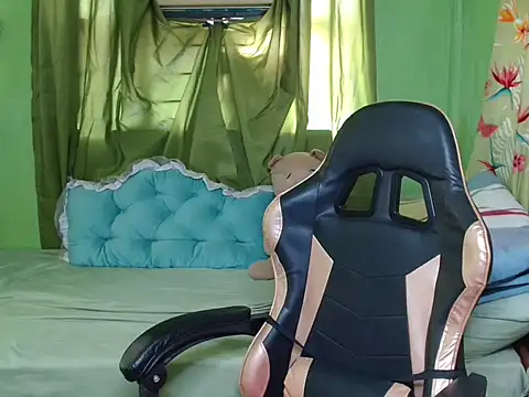 Snapshot of urslutscarlet chatting on 03/10/26, 07:13 urslutscarlet online show from 03/10/26, 07:13