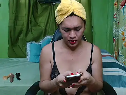 Snapshot of urslutscarlet chatting on 03/17/26, 08:17 urslutscarlet online show from 03/17/26, 08:17