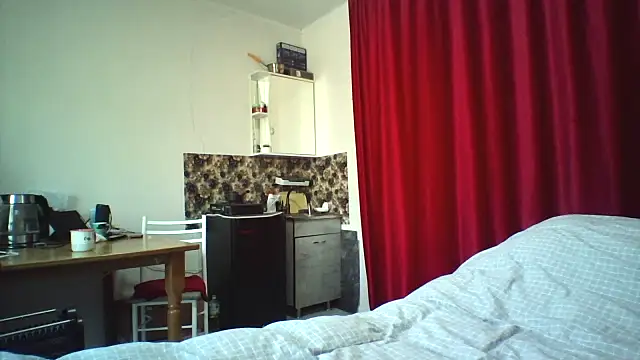 Snapshot of bella2322 chatting on 03/20/26, 04:39 bella2322 online show from 03/20/26, 04:39