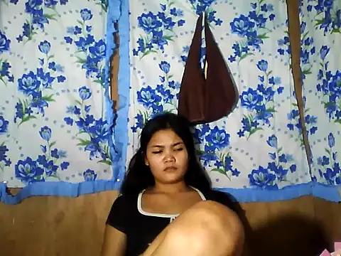 Snapshot of PinaySkinnyJust18 chatting on 05/09/26, 12:27 PinaySkinnyJust18 online show from 05/09/26, 12:27