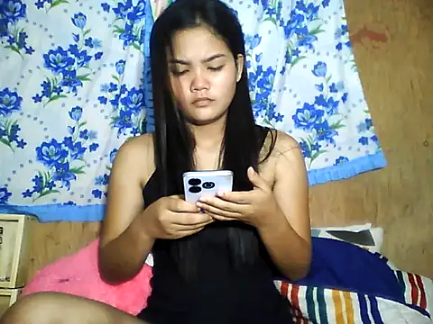 Snapshot of PinaySkinnyJust18 chatting on 06/10/26, 11:03 PinaySkinnyJust18 online show from 06/10/26, 11:03