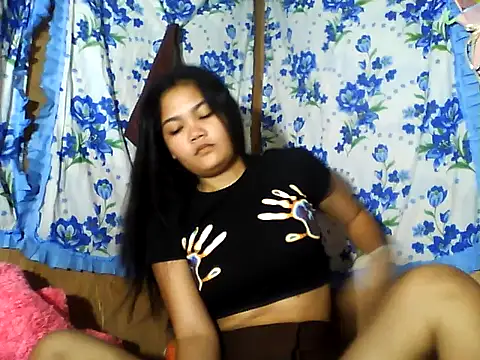 Snapshot of PinaySkinnyJust18 chatting on 06/22/26, 09:34 PinaySkinnyJust18 online show from 06/22/26, 09:34