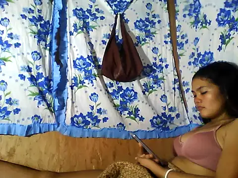 Snapshot of PinaySkinnyJust18 chatting on 06/23/26, 09:40 PinaySkinnyJust18 online show from 06/23/26, 09:40