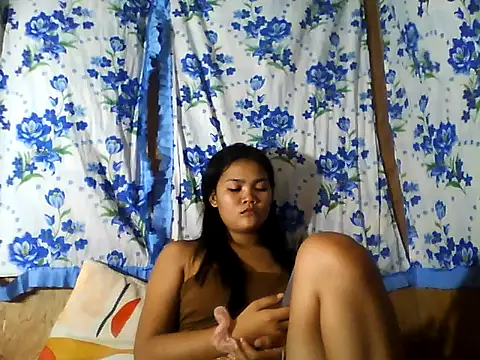 Snapshot of PinaySkinnyJust18 chatting on 07/01/26, 10:42 PinaySkinnyJust18 online show from 07/01/26, 10:42