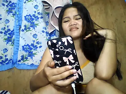 Snapshot of PinaySkinnyJust18 chatting on 07/15/26, 10:48 PinaySkinnyJust18 online show from 07/15/26, 10:48