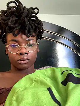 Snapshot of barracksbunny chatting on 01/16/26, 02:21 barracksbunny online show from 01/16/26, 02:21