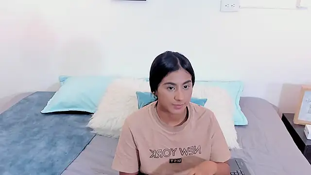 Snapshot of annarosse_ chatting on 06/30/26, 12:17 annarosse online show from 06/30/26, 12:17