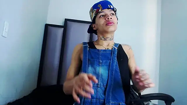 Snapshot of Dogan_Renzo0 chatting on 02/27/26, 02:06 Dogan Renzo0 online show from 02/27/26, 02:06