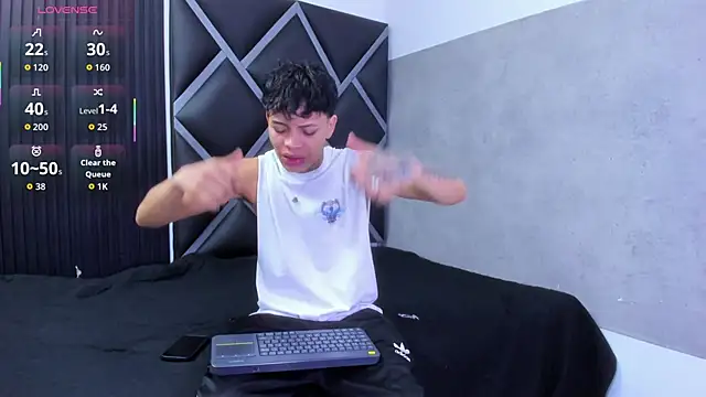 Snapshot of Dogan_Renzo0 chatting on 03/16/26, 11:47 Dogan Renzo0 online show from 03/16/26, 11:47