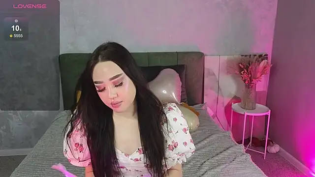 Snapshot of NaomiKim_ chatting on 02/14/26, 01:24 NaomiKim online show from 02/14/26, 01:24