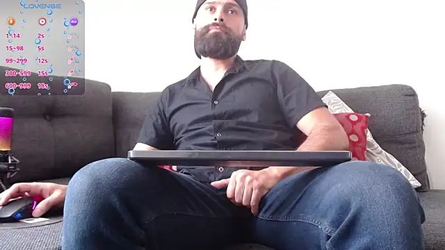 Snapshot of SpermsBank chatting on 02/02/25, 08:51 SpermsBank online show from 02/02/25, 08:51