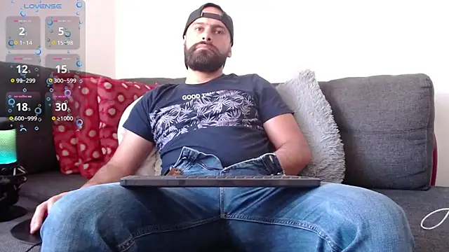 Snapshot of SpermsBank chatting on 09/28/25, 09:31 SpermsBank online show from 09/28/25, 09:31