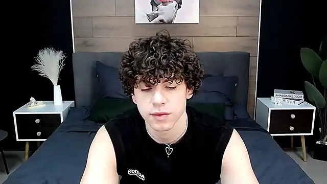 Snapshot of TylerGibson chatting on 03/18/26, 06:38 TylerGibson online show from 03/18/26, 06:38