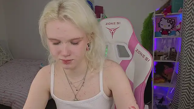 Mia WaterFall online show from 04/27/26, 03:26
