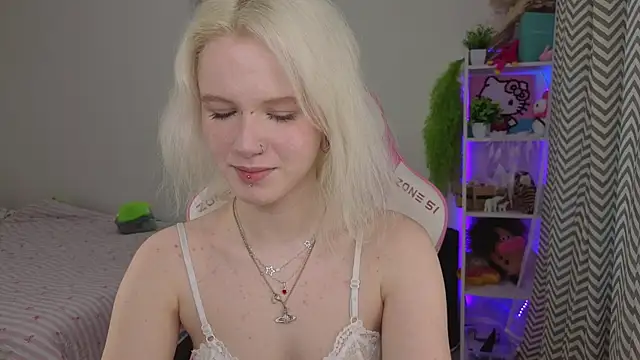 Mia WaterFall online show from 04/29/26, 03:32