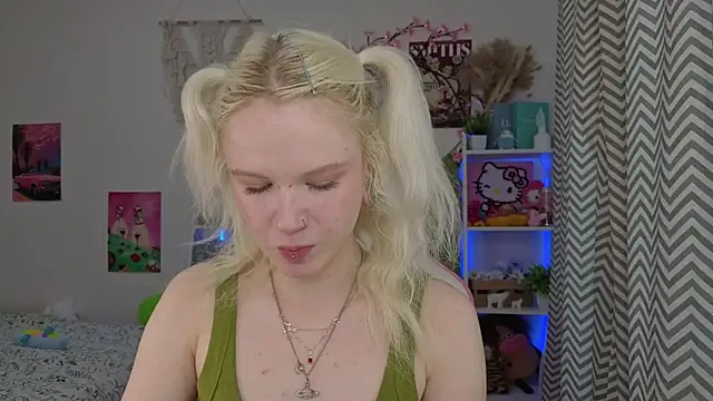 Mia WaterFall online show from 05/09/26, 03:23