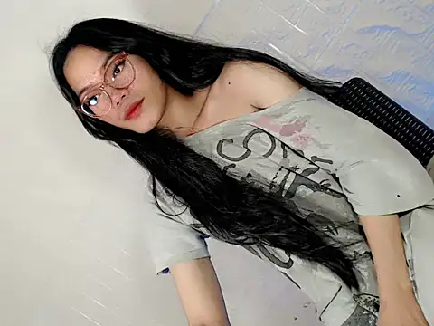 Urhotfucking veronica1 online show from 04/18/26, 01:15