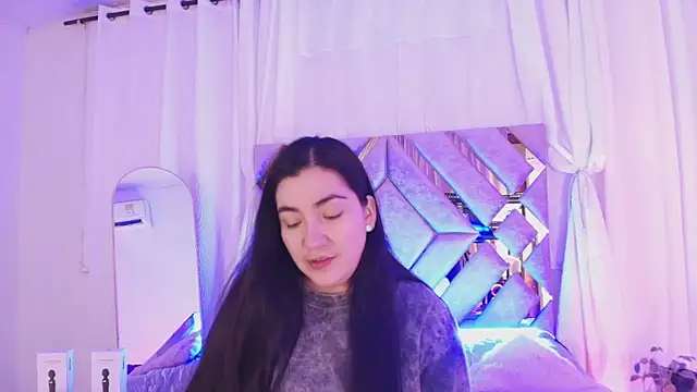 Snapshot of KathiaJenner chatting on 06/18/26, 11:14 KathiaJenner online show from 06/18/26, 11:14
