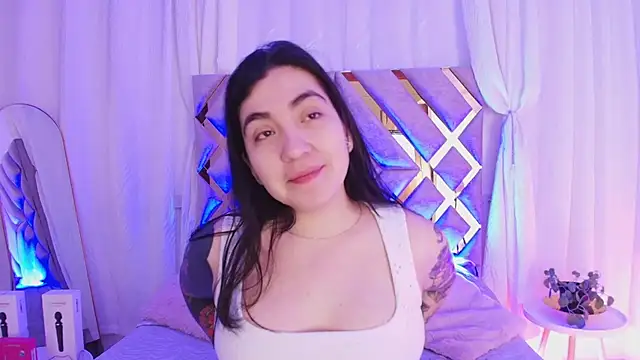 Snapshot of KathiaJenner chatting on 07/05/26, 11:39 KathiaJenner online show from 07/05/26, 11:39