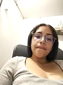 cristal adams11 online show from 07/22/26, 04:04