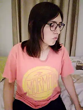 Snapshot of Eide-26 chatting on 03/10/26, 04:17 Eide-26 online show from 03/10/26, 04:17