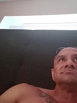 Snapshot of EyeDontMatter chatting on 06/17/26, 10:32 EyeDontMatter online show from 06/17/26, 10:32
