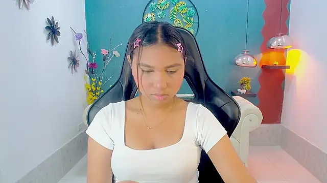 Snapshot of mayli_marie chatting on 05/12/26, 11:02 mayli marie online show from 05/12/26, 11:02