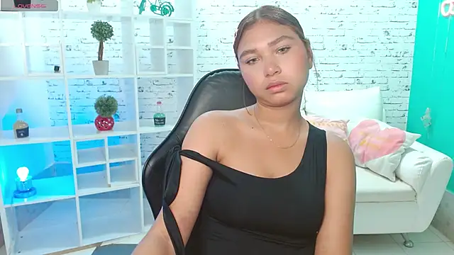 Snapshot of mayli_marie chatting on 05/18/26, 09:20 mayli marie online show from 05/18/26, 09:20
