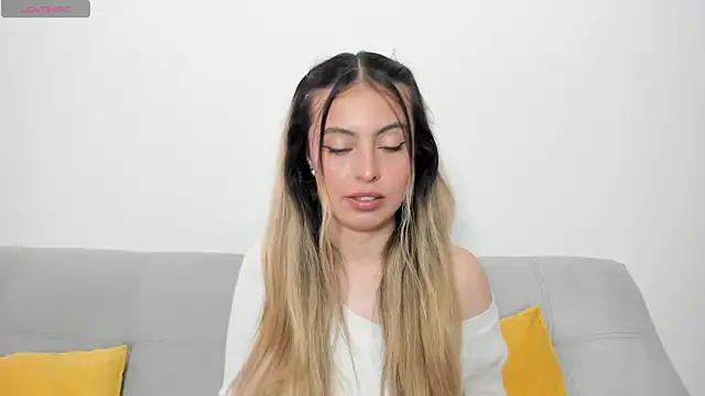 Fernanda aaaa online show from 05/15/26, 02:24