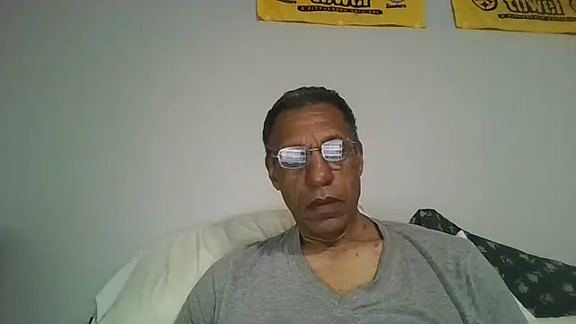 swimmer2496 online show from 05/03/26, 11:38