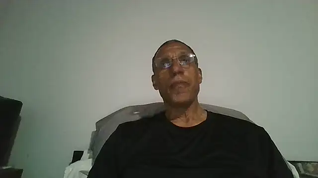 swimmer2496 online show from 06/06/26, 12:49