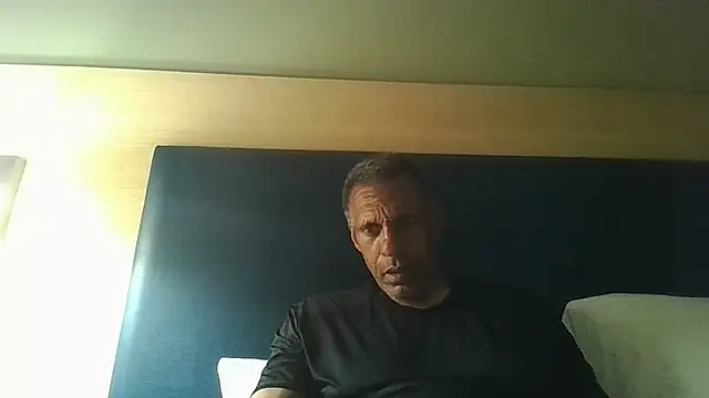 swimmer2496 online show from 06/26/26, 07:13