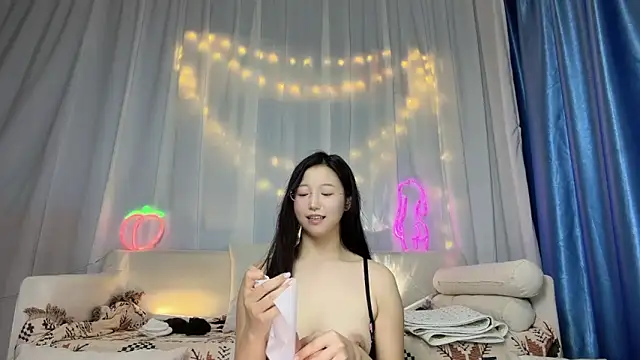 Snapshot of anan-69 chatting on 03/25/26, 04:02 anan-69 online show from 03/25/26, 04:02