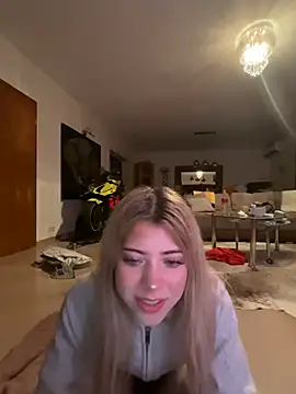 Snapshot of MelliMoon chatting on 02/01/26, 09:13 MelliMoon online show from 02/01/26, 09:13