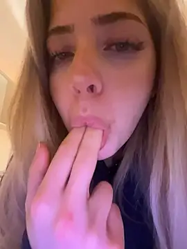 Snapshot of MelliMoon chatting on 02/16/26, 11:23 MelliMoon online show from 02/16/26, 11:23