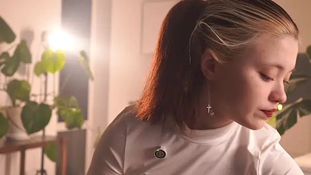 Snapshot of EleniRoeber chatting on 02/27/26, 03:34 EleniRoeber online show from 02/27/26, 03:34