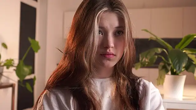 Snapshot of EleniRoeber chatting on 03/12/26, 04:24 EleniRoeber online show from 03/12/26, 04:24