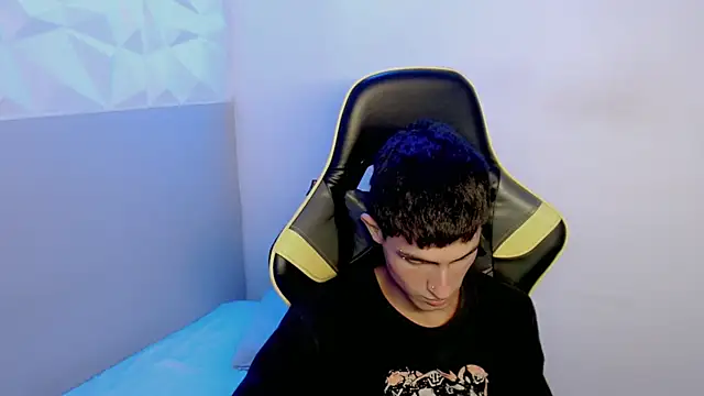 Snapshot of Akyra_latinn chatting on 02/17/26, 02:13 Akyra latinn online show from 02/17/26, 02:13