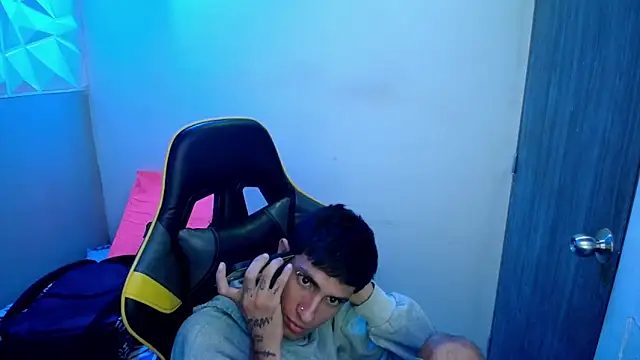 Snapshot of Akyra_latinn chatting on 02/25/26, 12:26 Akyra latinn online show from 02/25/26, 12:26