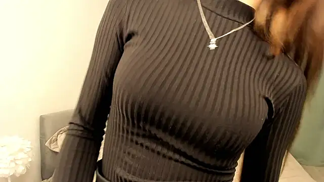 Snapshot of TreasaCrebs chatting on 03/04/26, 08:15 TreasaCrebs online show from 03/04/26, 08:15