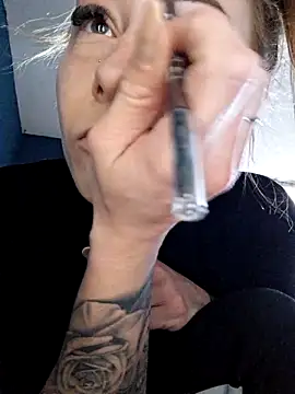 Snapshot of dewimp1 chatting on 03/15/26, 11:38 dewimp1 online show from 03/15/26, 11:38